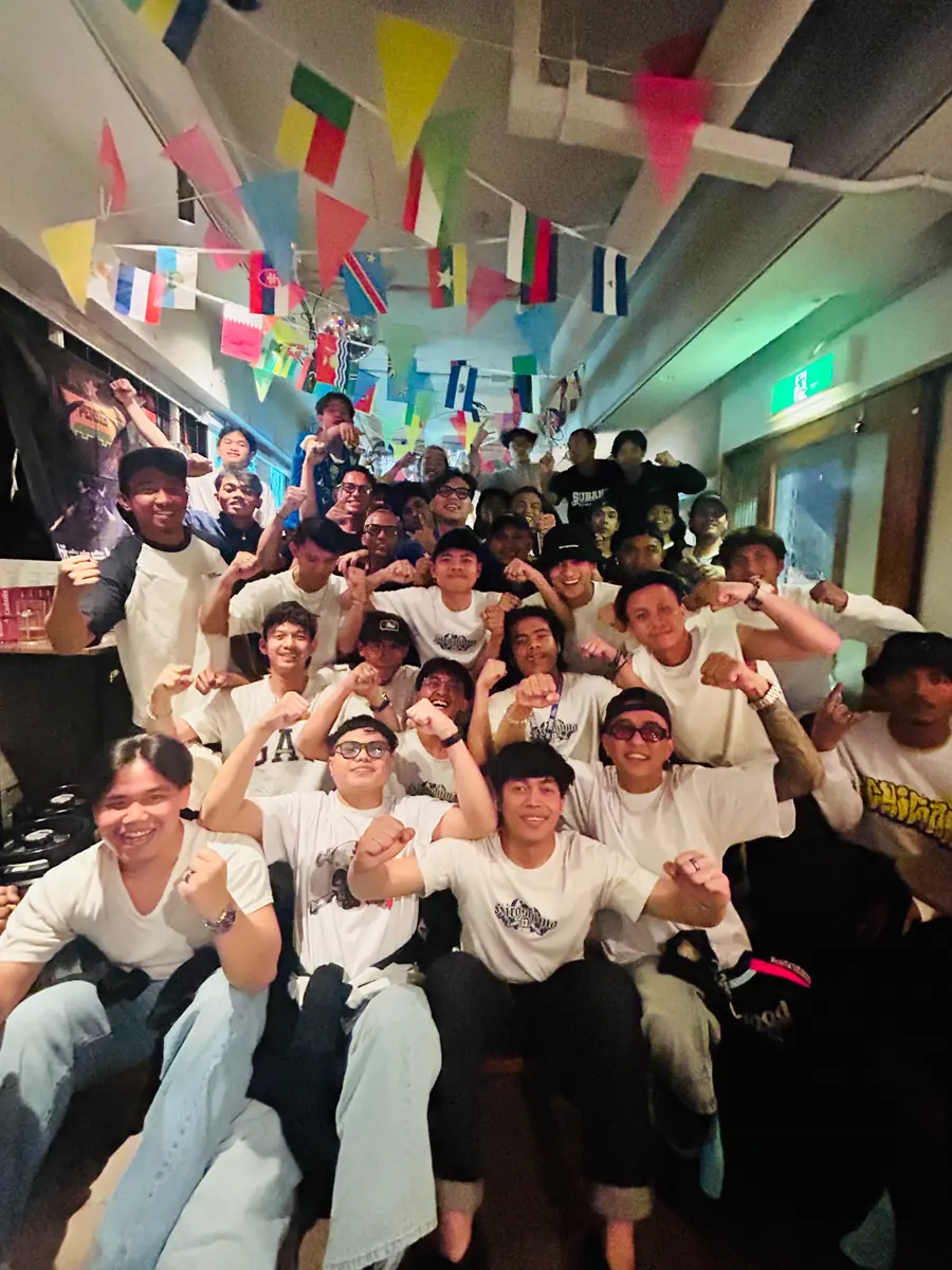 Large group celebrating together at Friendz